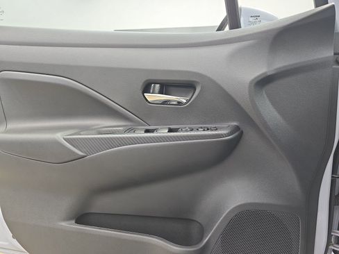 Used 2025 Nissan Versa SV w/ Trunk Package FWD image 28