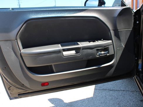 Used 2014 Dodge Challenger SXT RWD image 15