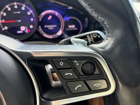 Used 2019 Porsche Cayenne AWD/4WD image 22