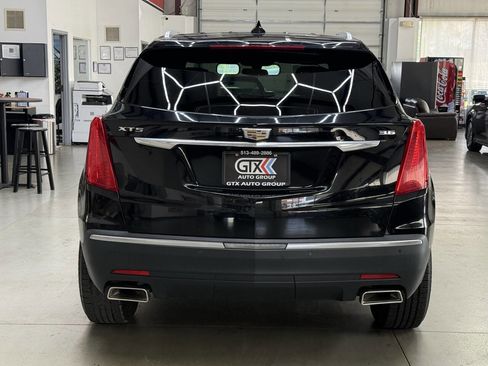 Used 2018 Cadillac XT5 FWD image 3