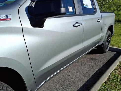 Used 2025 Chevrolet Silverado 1500 RST AWD/4WD image 4