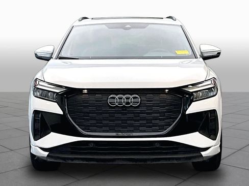 Used 2025 Audi Q4 e-tron Premium Plus w/ Premium Plus RWD image 4