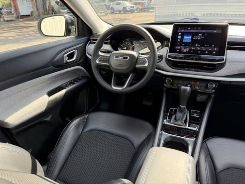 Used 2022 Jeep Compass Latitude image 29