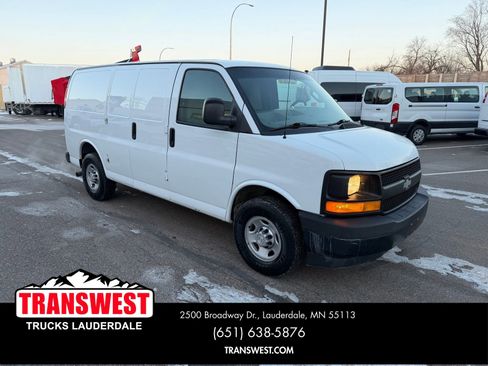 Used 2017 Chevrolet Express 3500 image 7