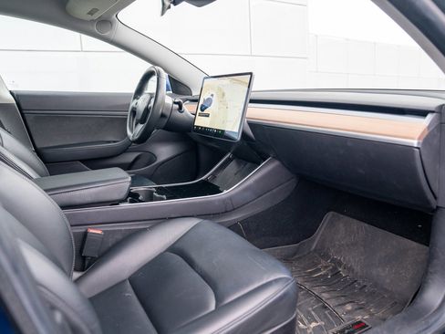 Used 2019 Tesla Model 3 Long Range image 25
