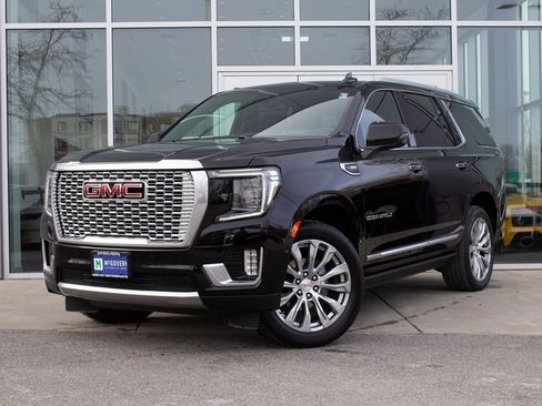 Used 2023 GMC Yukon Denali w/ LPO, Floor Liner Package image 1