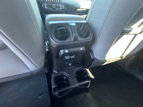 Used 2021 Jeep Gladiator Overland image 15