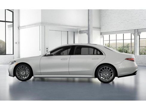 Certified 2022 Mercedes-Benz S 500 4MATIC w/ AMG Line Package image 44