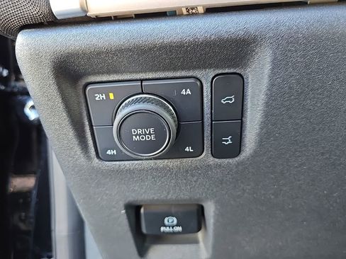 Used 2025 Ford Expedition Max Active AWD/4WD image 18
