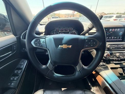 Used 2020 Chevrolet Suburban LT AWD/4WD image 12