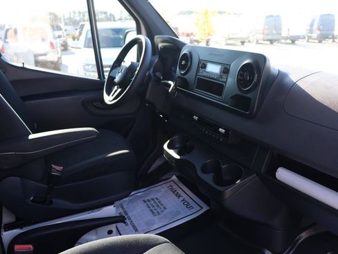 Used 2019 Mercedes-Benz Sprinter 2500 image 14
