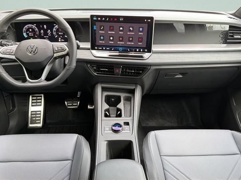 New 2026 Volkswagen Tiguan SE R-Line FWD image 11