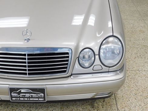 Used 1999 Mercedes-Benz E 320 4MATIC Sedan image 12