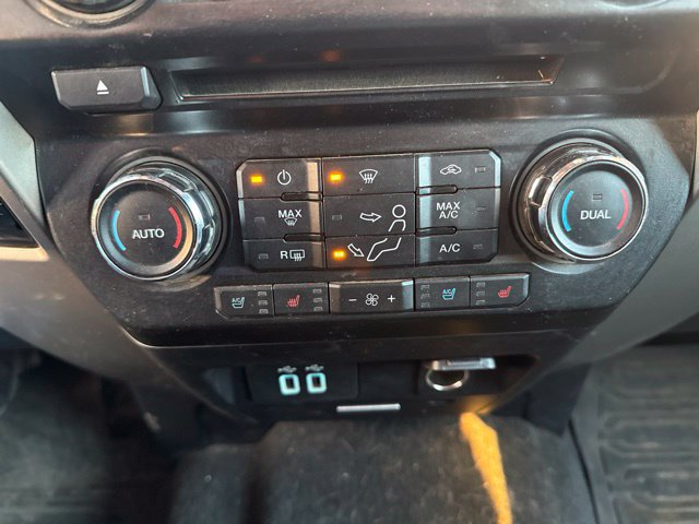 Used 2017 Ford F350 Lariat w/ Lariat Value Package AWD/4WD image 15
