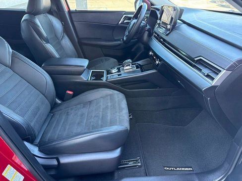 Used 2023 Mitsubishi Outlander SE FWD image 24