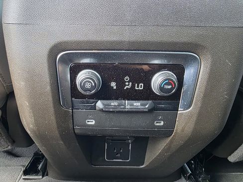 Used 2024 Chevrolet Tahoe LT RWD image 29