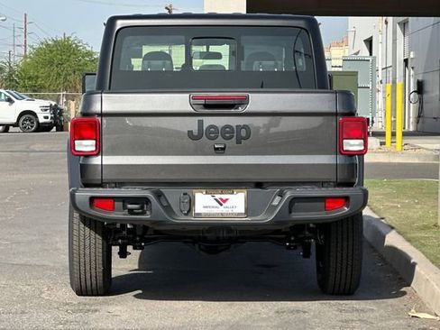 New 2026 Jeep Gladiator Sport AWD/4WD image 4