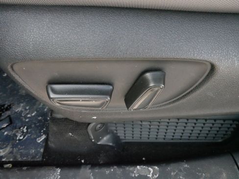 Used 2025 Toyota Sienna LE image 20