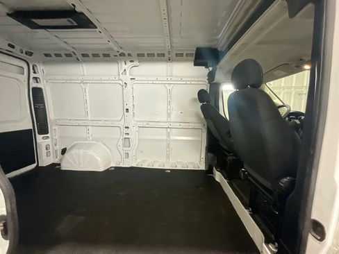 Used 2024 RAM ProMaster 2500 w/ Quick Order Package 22G SLT FWD image 11