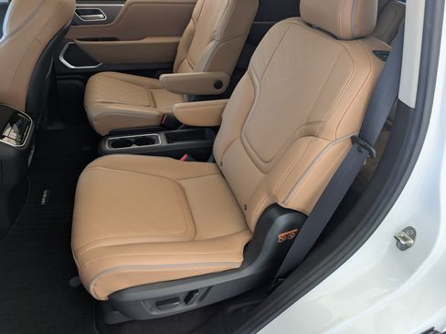 Used 2025 INFINITI QX80 Luxe AWD/4WD image 18