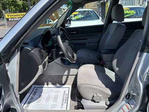Used 2004 Subaru Forester 2.5XS AWD/4WD image 3