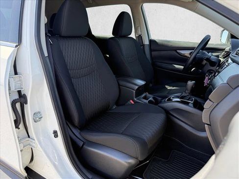 Used 2018 Nissan Rogue S FWD image 13