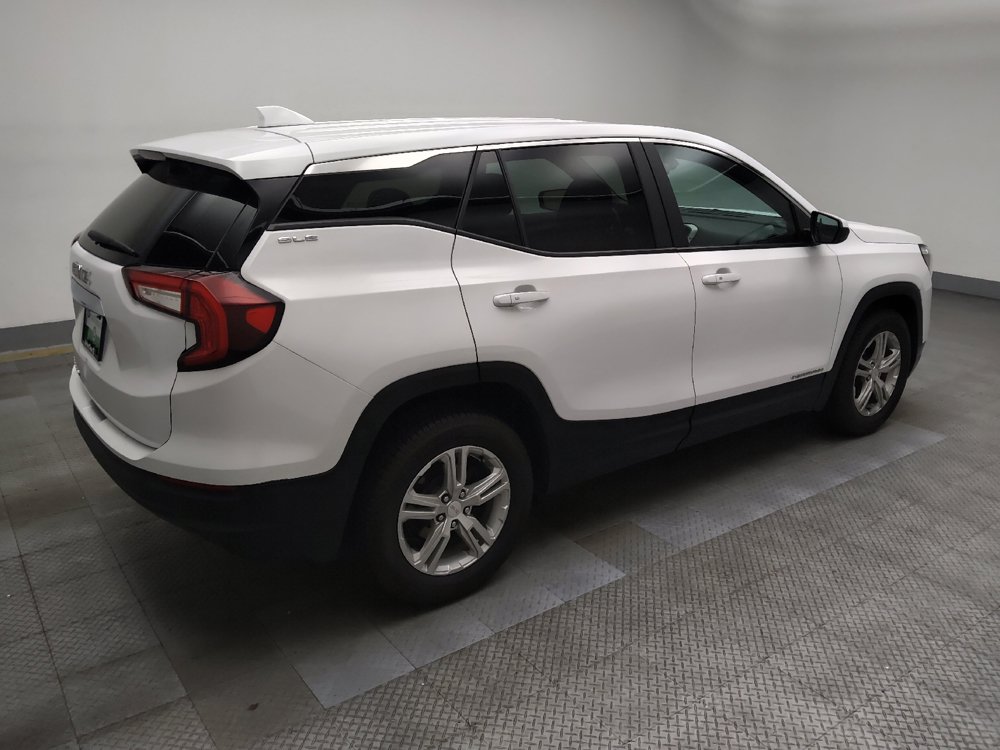 Used 2024 GMC Terrain SLE FWD image 10