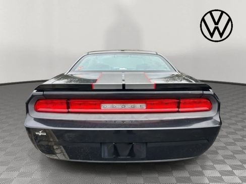 Used 2010 Dodge Challenger SE image 4