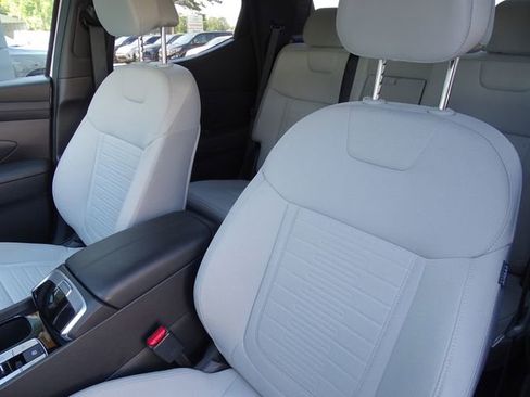 Used 2025 Hyundai Santa Cruz SE image 25