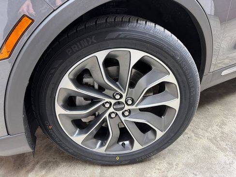 Used 2022 Lincoln Nautilus Reserve image 29