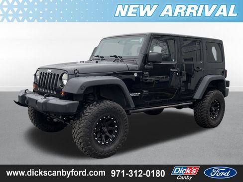 Used 2013 Jeep Wrangler Unlimited Sport image 2