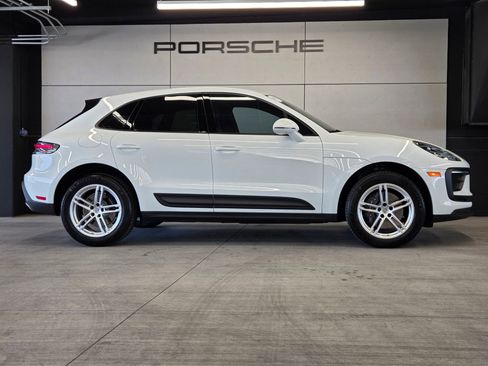 Certified 2023 Porsche Macan AWD/4WD image 27