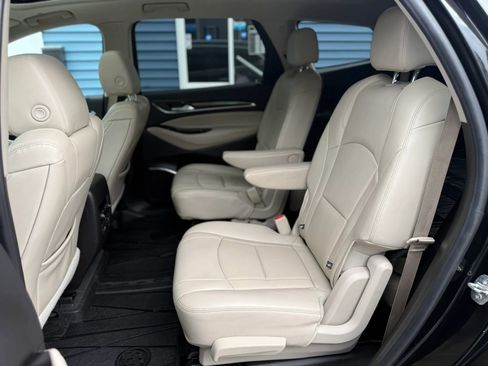 Used 2019 Buick Enclave Essence AWD/4WD image 31