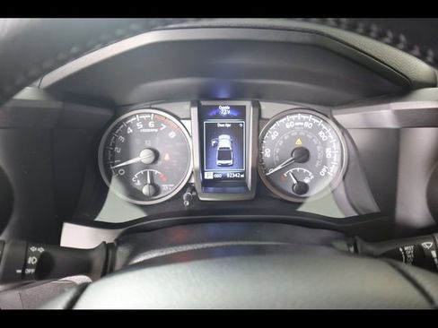 Used 2022 Toyota Tacoma TRD Off-Road AWD/4WD image 23