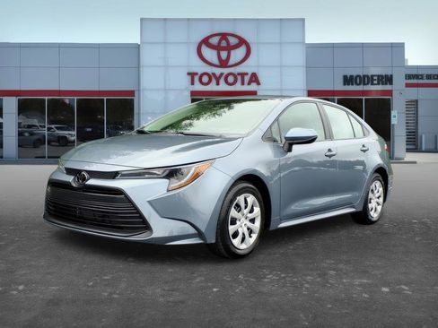 Certified 2025 Toyota Corolla LE w/ Convenience Package FWD image 1