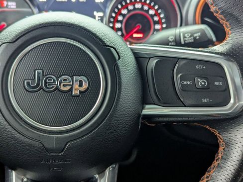 Used 2022 Jeep Gladiator Mojave w/ Trailer Tow Package AWD/4WD image 15