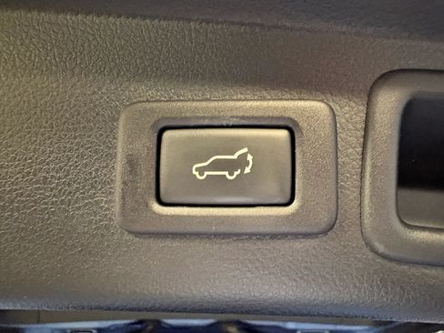 Used 2015 Subaru Forester 2.5i Limited AWD/4WD image 18