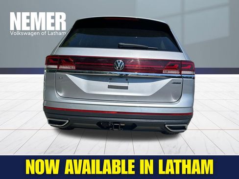 Certified 2025 Volkswagen Atlas SE AWD/4WD image 3