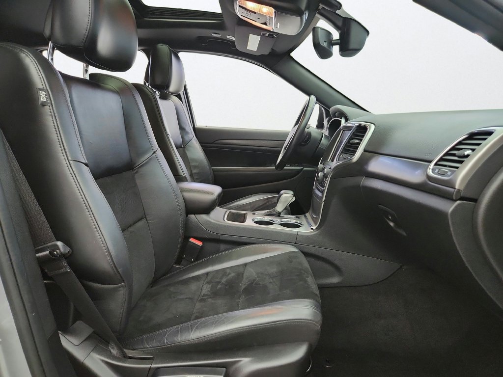Used 2018 Jeep Grand Cherokee Altitude RWD image 31