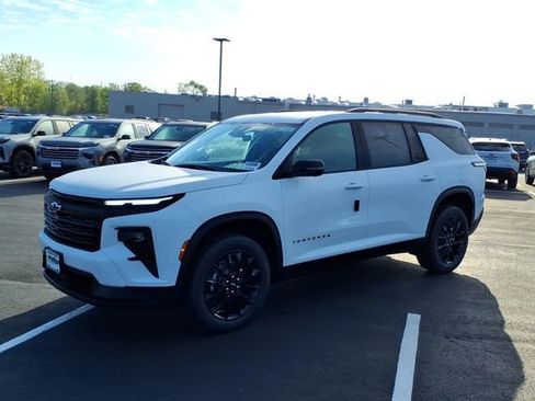 New 2026 Chevrolet Traverse LT FWD image 4
