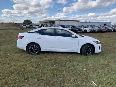 New 2025 Nissan Sentra SV w/ All-Weather Package image 4