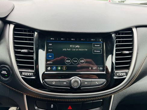 Used 2019 Chevrolet Trax LT w/ LT Convenience Package image 12