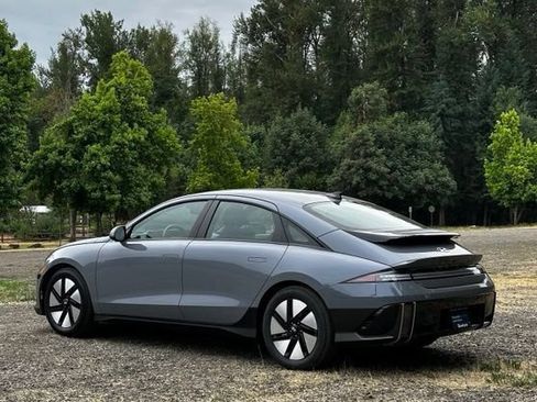 Certified 2025 Hyundai Ioniq 6 SE RWD image 6
