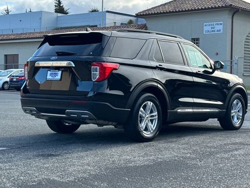Certified 2022 Ford Explorer XLT w/ Equipment Group 202A image 4