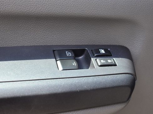 Used 2016 Nissan NV 3500 SV w/ SV Technology Package image 27