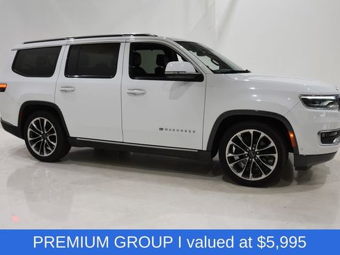Used 2022 Jeep Wagoneer Series III w/ Premium Group I AWD/4WD image 3