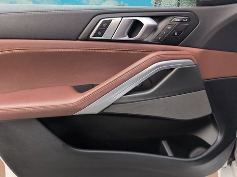 Used 2022 BMW X6 M50i w/ Dynamic Handling Package image 15