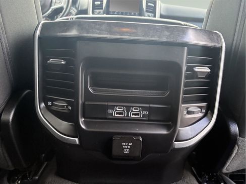 Used 2022 RAM 1500 Big Horn AWD/4WD image 11