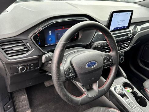 Used 2025 Ford Escape ST-Line FWD image 8