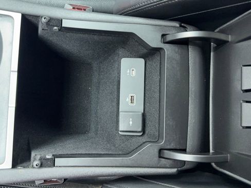 Used 2022 Land Rover Discovery Sport SE image 35